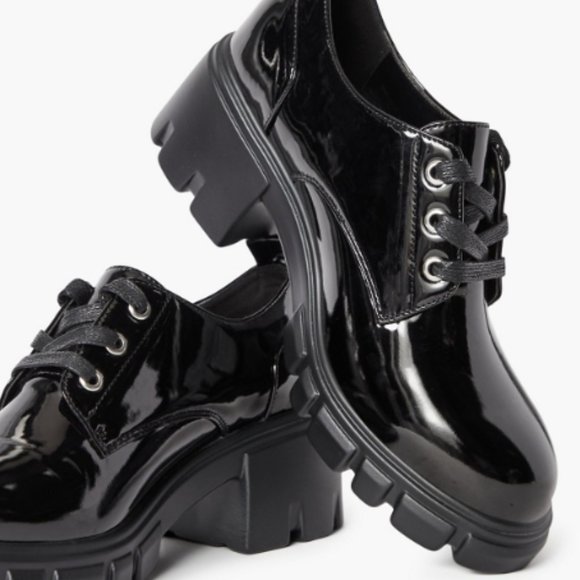 Sofia Lace-Up Heeled Oxford - Picture 6 of 11